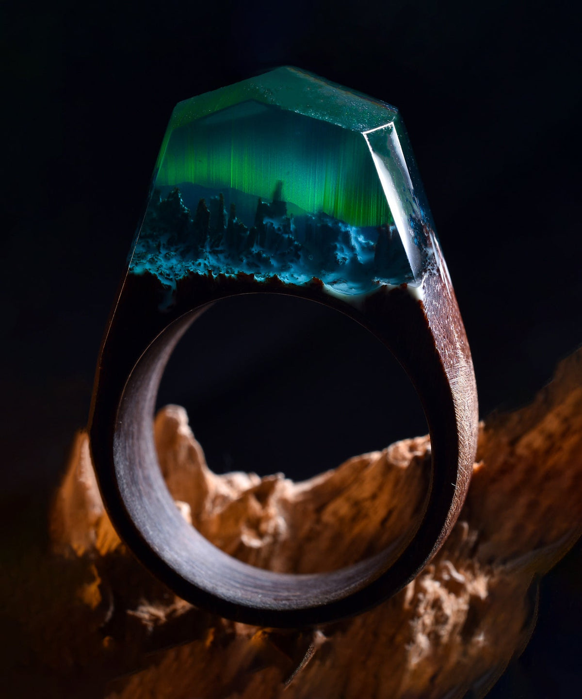 Clear Acrylic Dome Ring With Aurora Borealis Crystal Rhinestones – Lara  Glam Jewelry